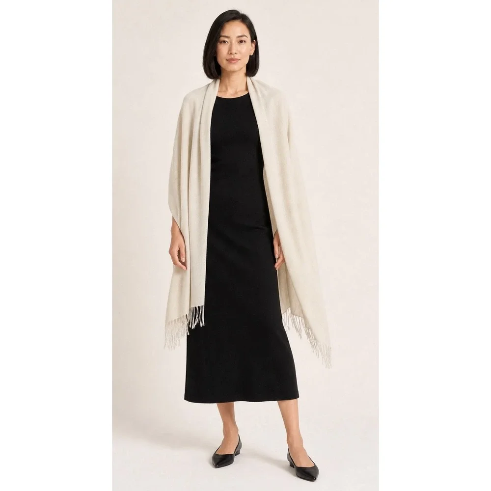 Bloomingdale's Cashmere Silk Ivory Travel Wrap Shawl Fringe
